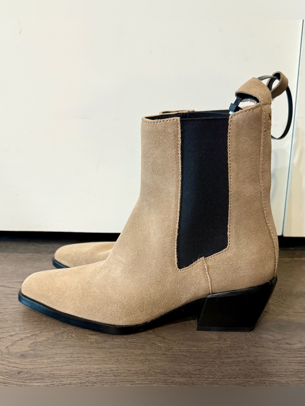 rag & bone Suede Chelsea Ankle Boots in Tan - NWT - Picture 3 of 7
